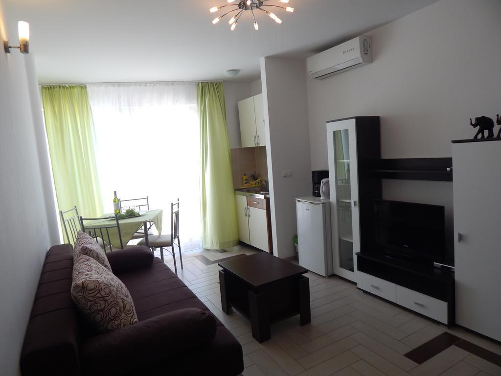 Apartments Sofija Podstrana Eksteriør bilde
